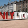 Marketing territorial: les collectivités se rêvent en véritables marques Les villes, agglomérations et régions utilisent les ficelles du marketing pour promouvoir leur territoire. Logotypes, création de noms, publicité: panorama des derniers exemples en date.