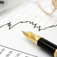 Des conséquences sociales de la crise Entre plans de rigueur et tensions sur l’emploi et les salaires, l’impact social de la crise se ressent depuis près de trois ans.