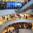 Après avoir difficilement traversé la crise, les centres commerciaux se réaffirment comme des équipements incontournables. Les acteurs se préparent à innover.