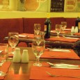 Restauration : le gouvernement met les pieds dans le plat En relevant le taux réduit de TVA, le gouvernement remet en cause une de ses concessions phares, accordée aux restaurateurs.