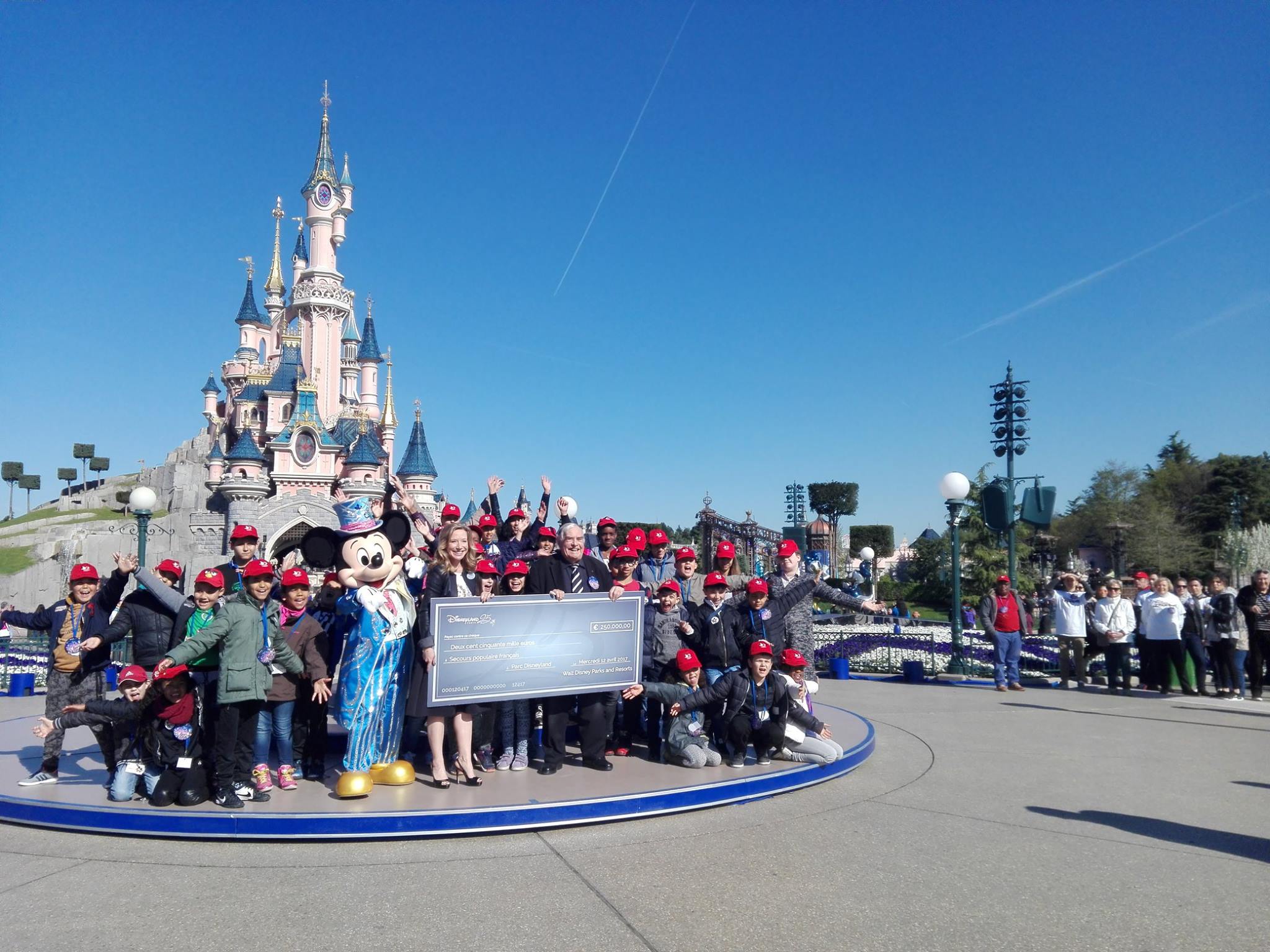 Secours populaire français - 25 ans de Disneyland Paris - 12 avril 2017