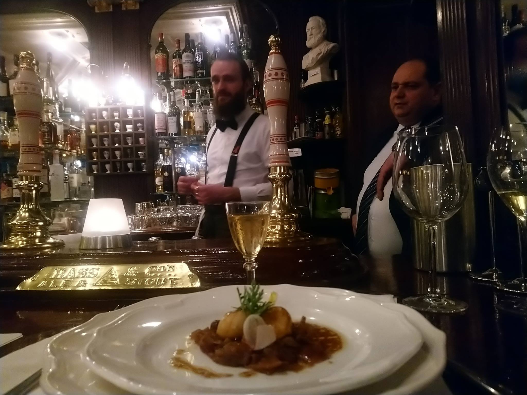 Le Gallopin, Paris : noix de Saint-Jacques laquées au jus de veau et huile de noisette