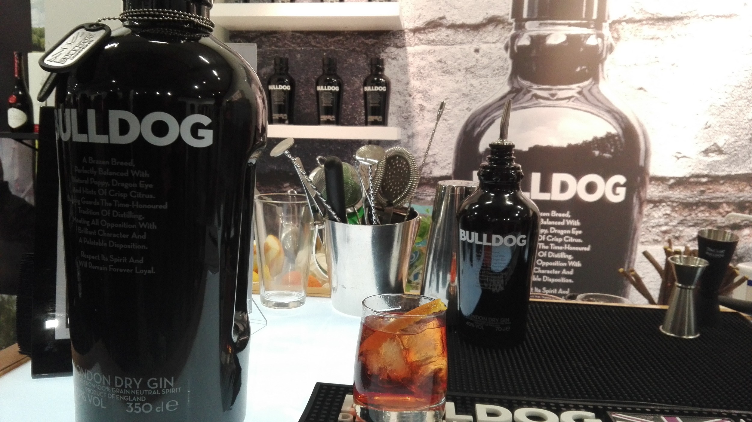 Bulldog - Gin - Cocktails Spirits 2016