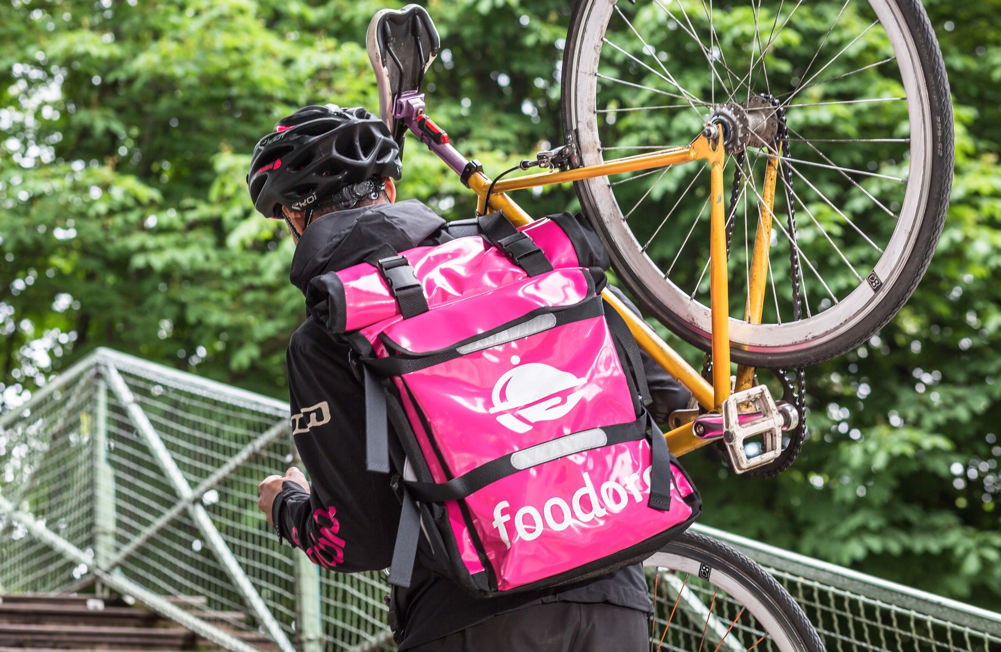 Livraison à Domicile De Repas: Foodora Garde Le Cap