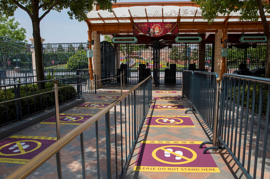 File d'attente distanciée à Disneyland