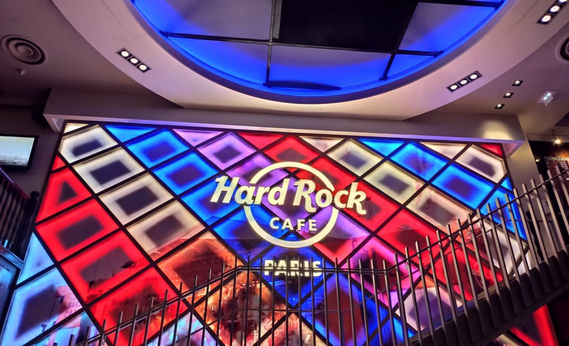 Hard Rock Cafe Paris - Nouveau wall après travaux (2020)