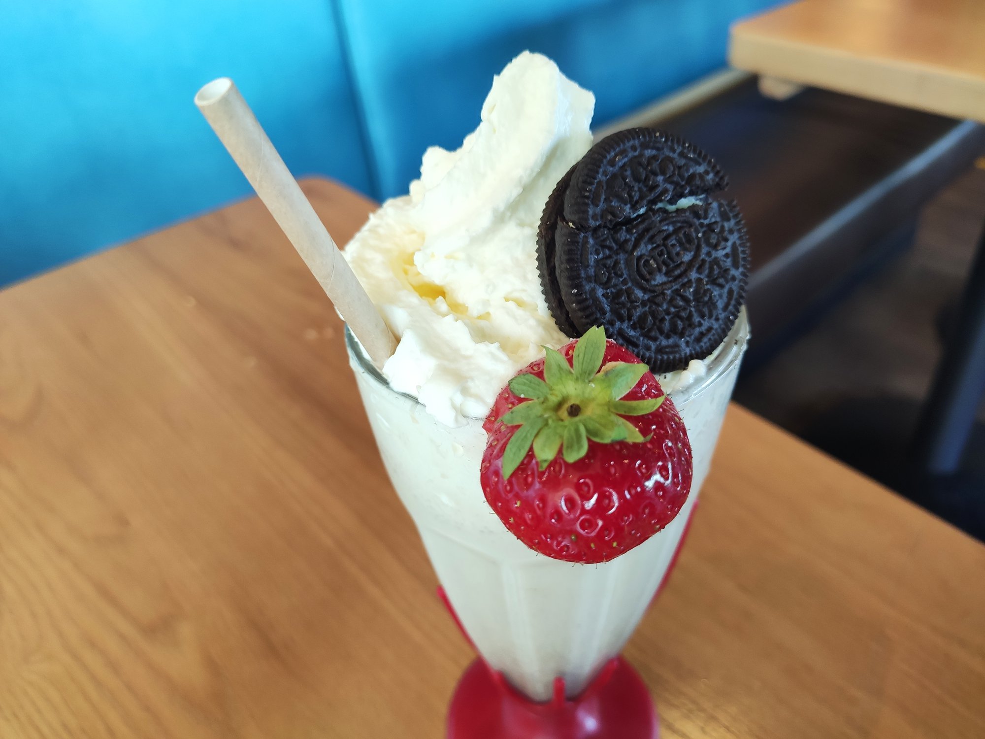 Le Cookies & Cream milkshake se décline avec une touche de rhum.