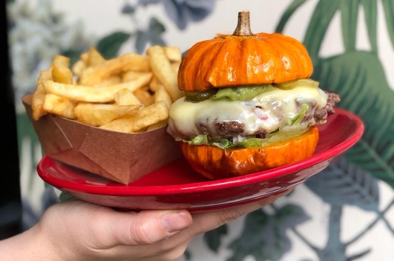 Burger Halloween FrogPubs