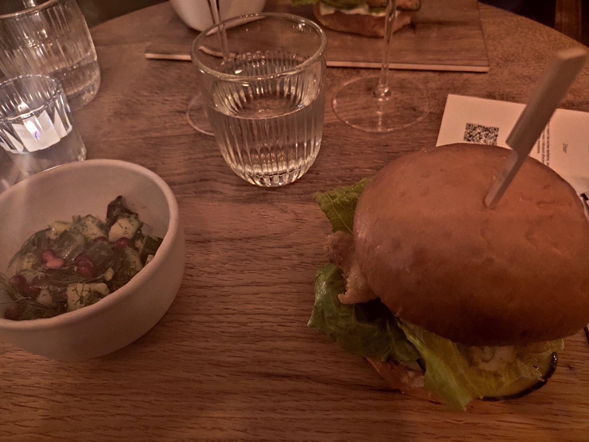 Burger chez Istr - Paris