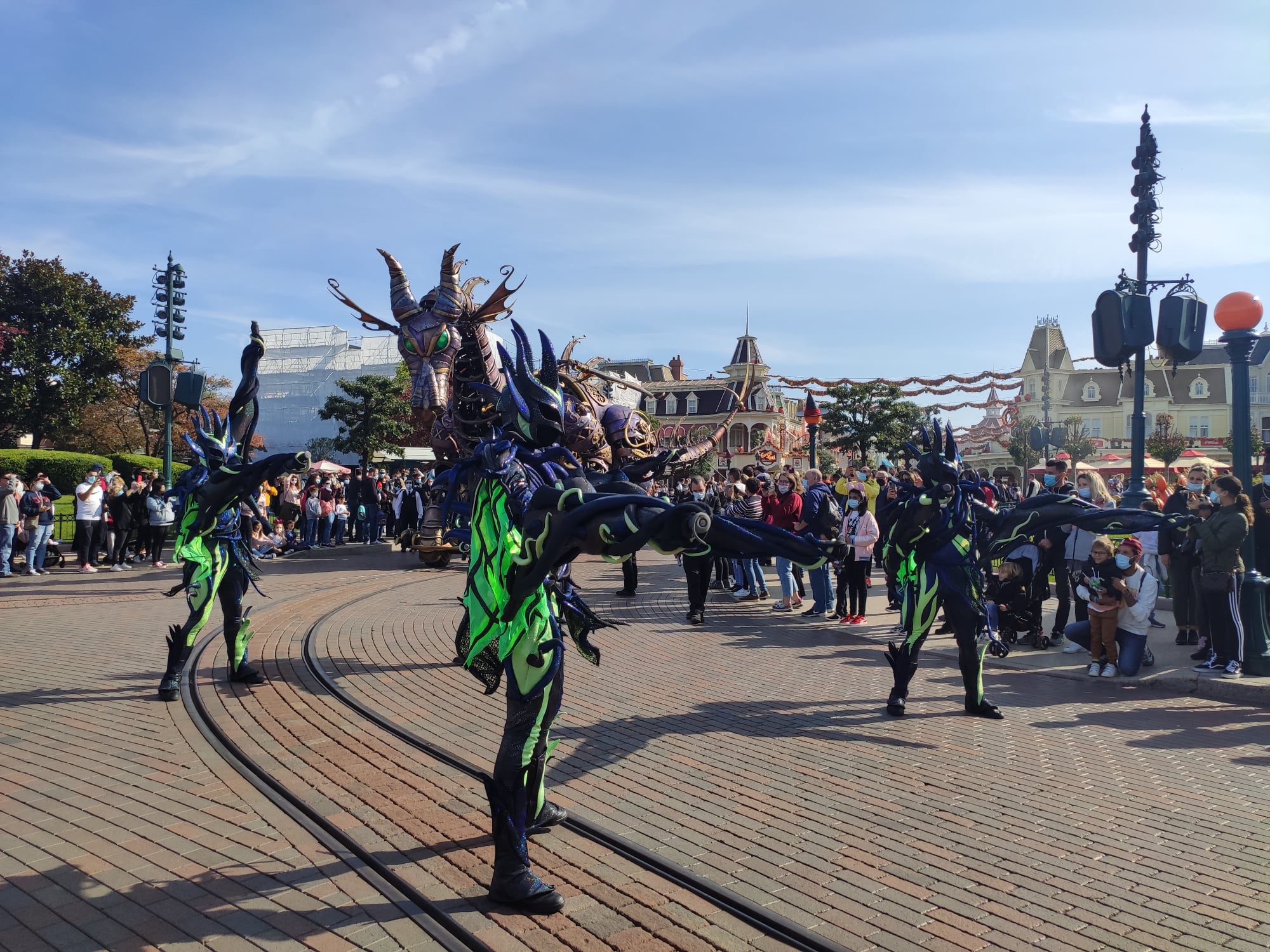 Passage de Maléfique - Halloween - Disneyland Paris (octobre 2021)