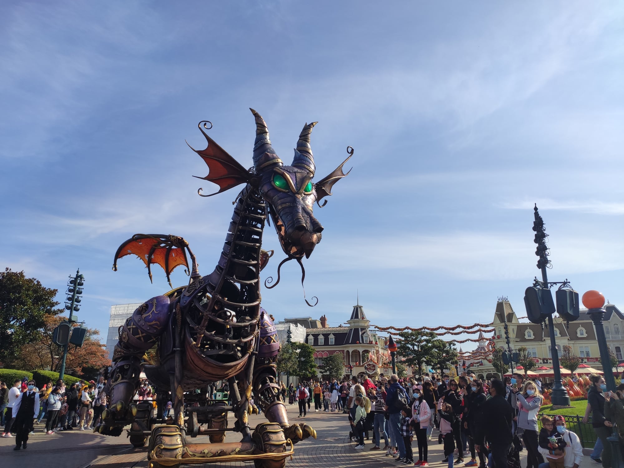 Passage de Maléfique - Halloween - Disneyland Paris (octobre 2021)