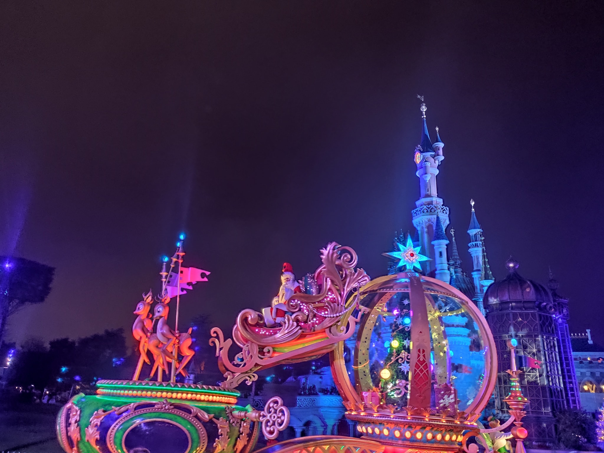 Mickey et sa parade étincelante de Noël - Disneyland Paris - Novembre 2021