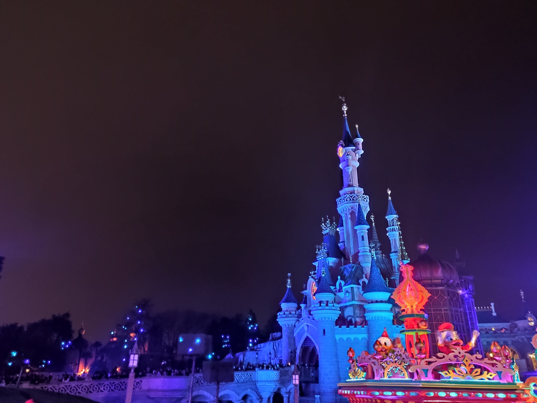 Mickey et sa parade étincelante de Noël - Disneyland Paris - Novembre 2021