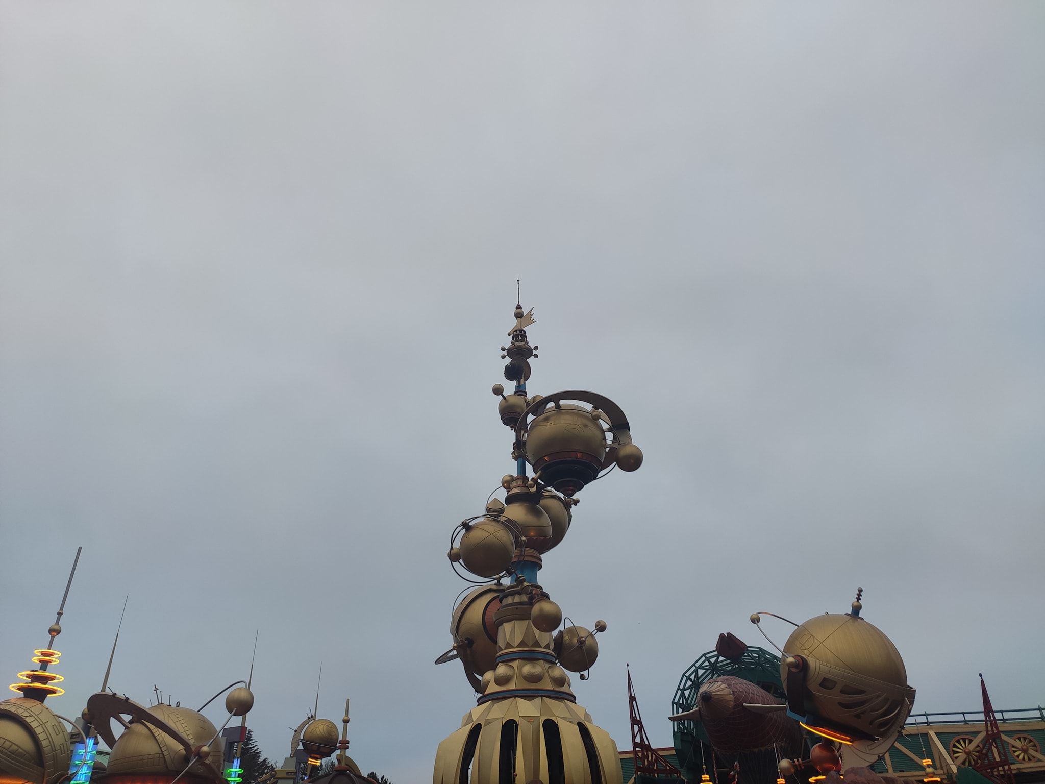 Orbitron à Disneyland Paris (Parc Disneyland)