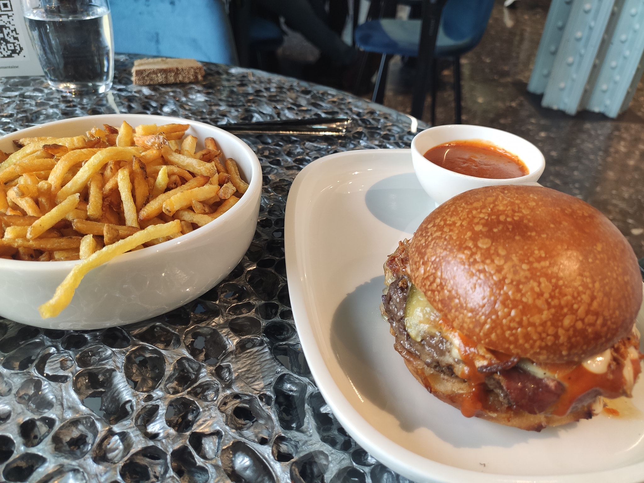 Restaurant Voyage à la Samaritaine - Juste un burger