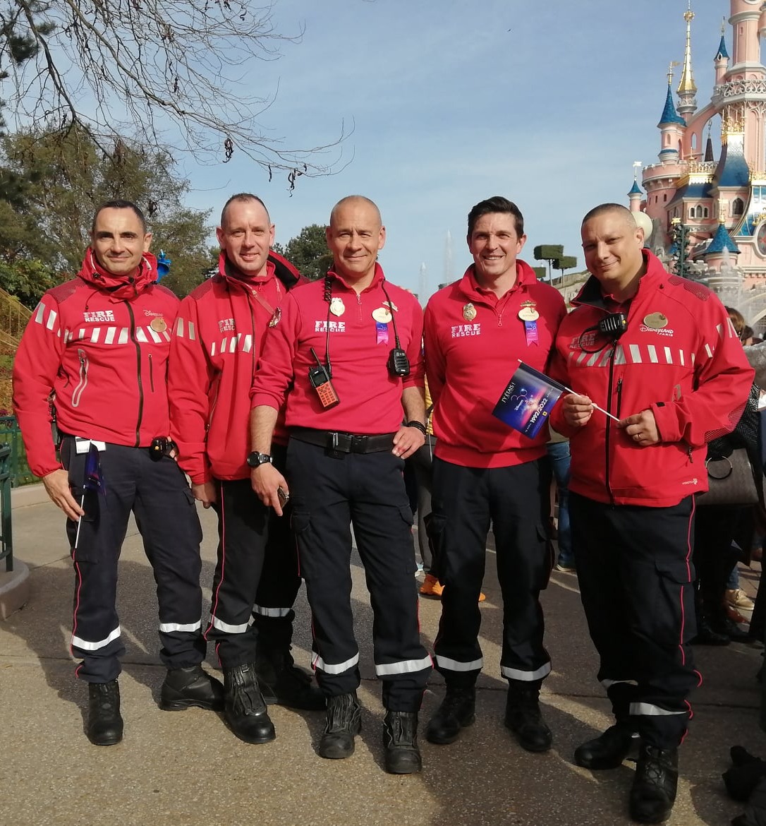 Cast members opérations de secours (Fire Rescue) - Pompiers Disneyland Paris