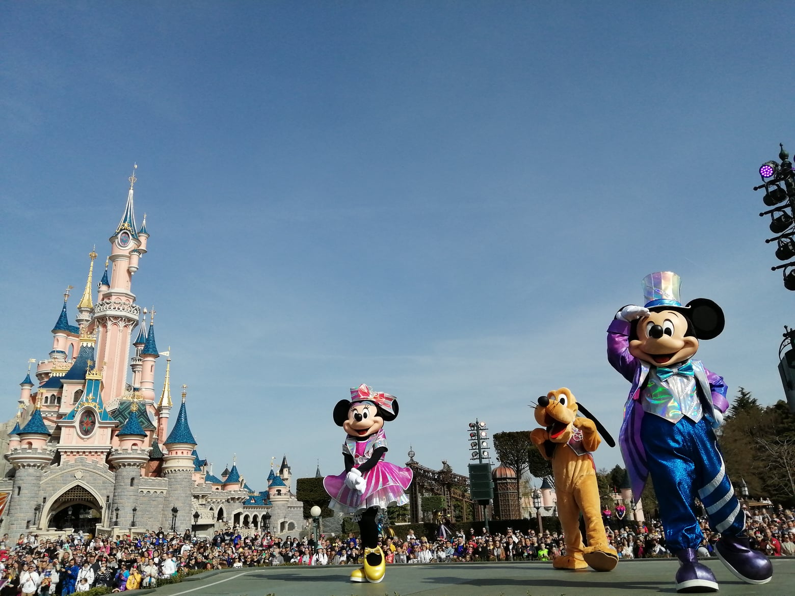 Rêvons... et le monde s'illumine - 30 ans de Disneyland Paris