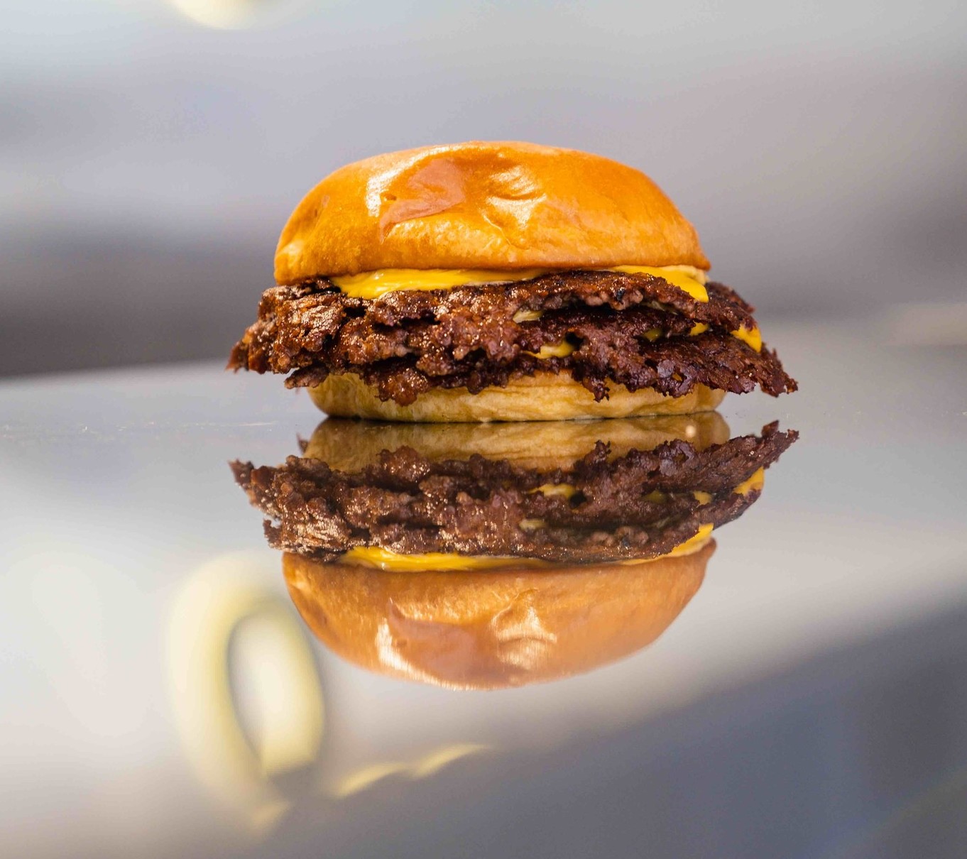 Les smash burgers de Junk passent de la livraison au vrai point de