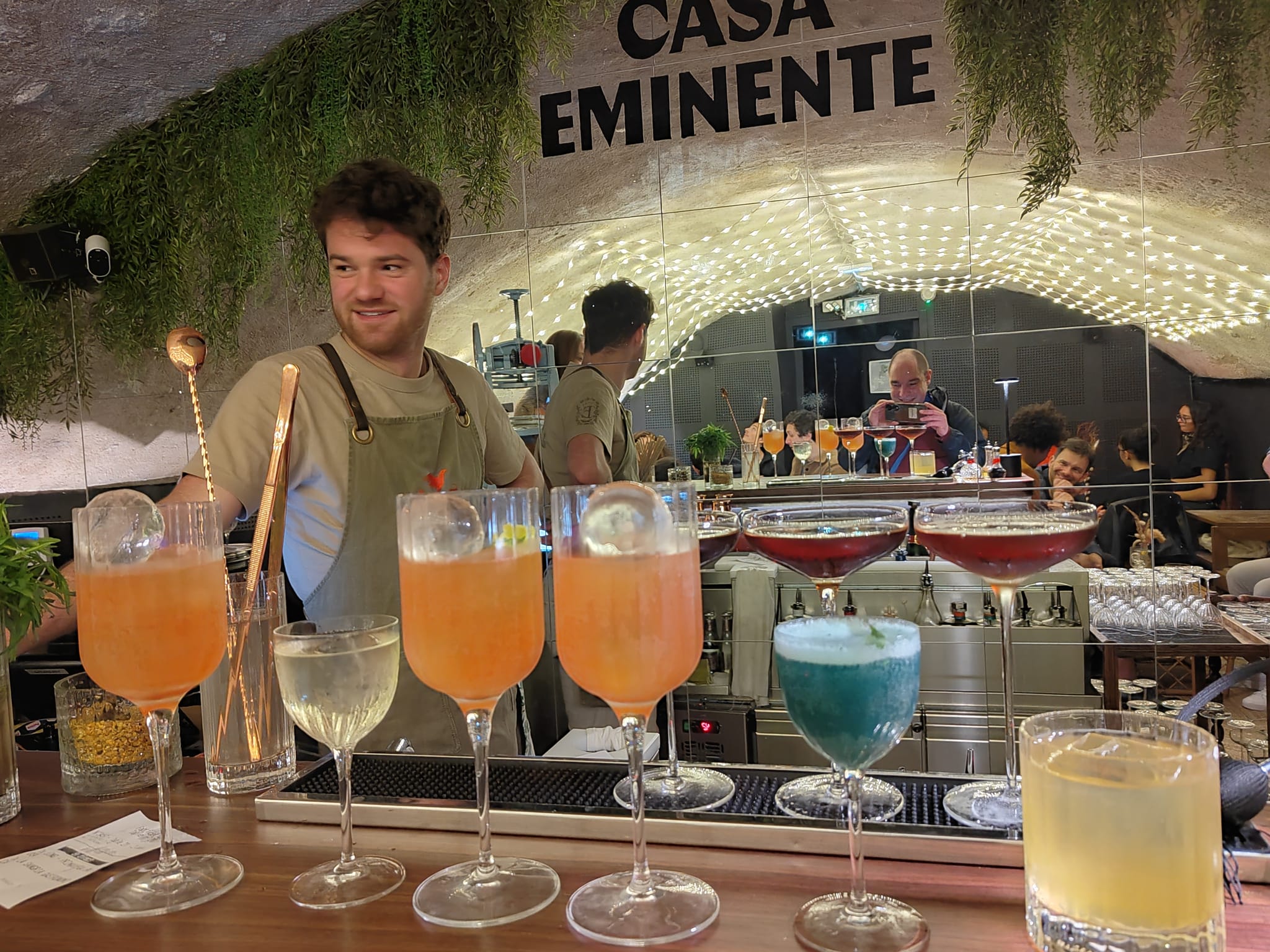 Casa Eminente - Bar speakeasy avec No More Penguins