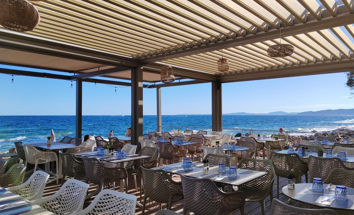 Terrasse du bar-restaurant - L'Epuisette plage (Saint-Raphaël, Var)