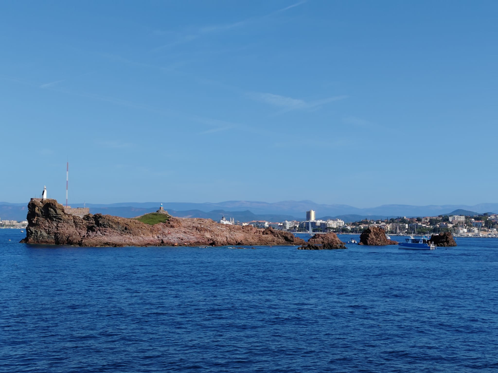 AMC Cape Grace - Croisière en maxi-catamaran au large de Saint-Raphaël (Var)