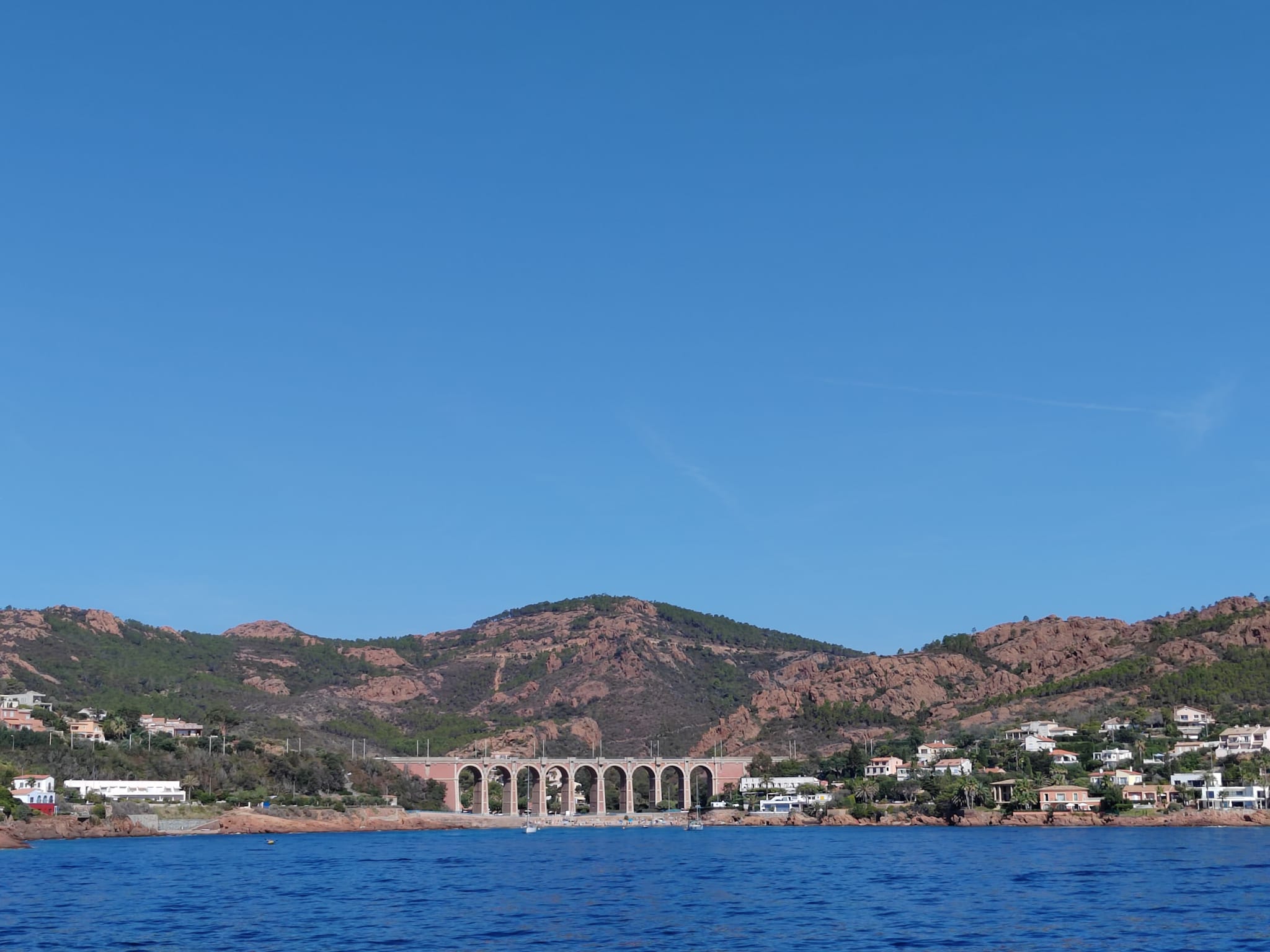 AMC Cape Grace - Croisière en maxi-catamaran au large de Saint-Raphaël (Var)