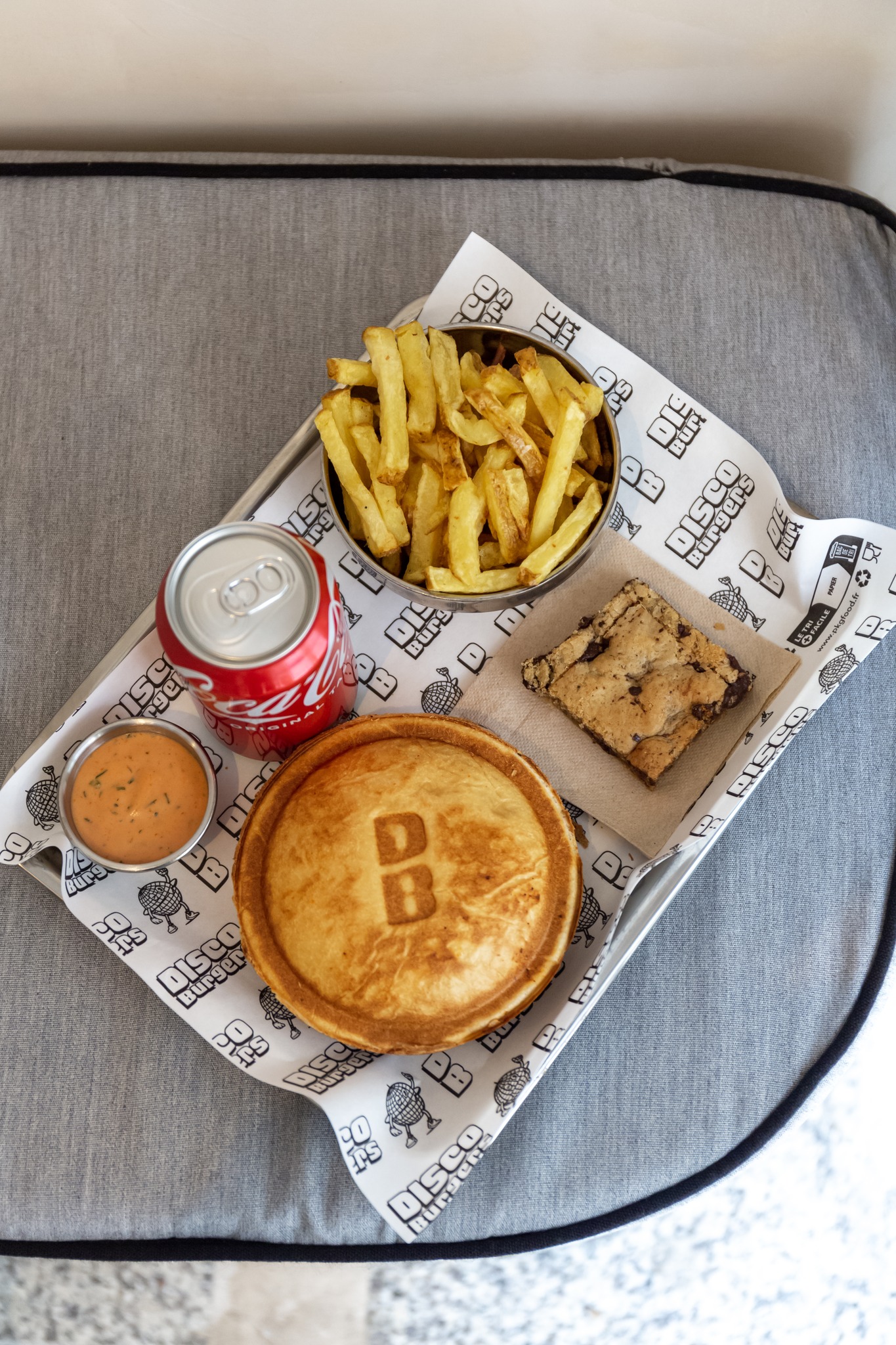 Disco Burgers - Smash burgers scellés, à Paris (Pigalle SoPi) - Photo: Johanna Alam