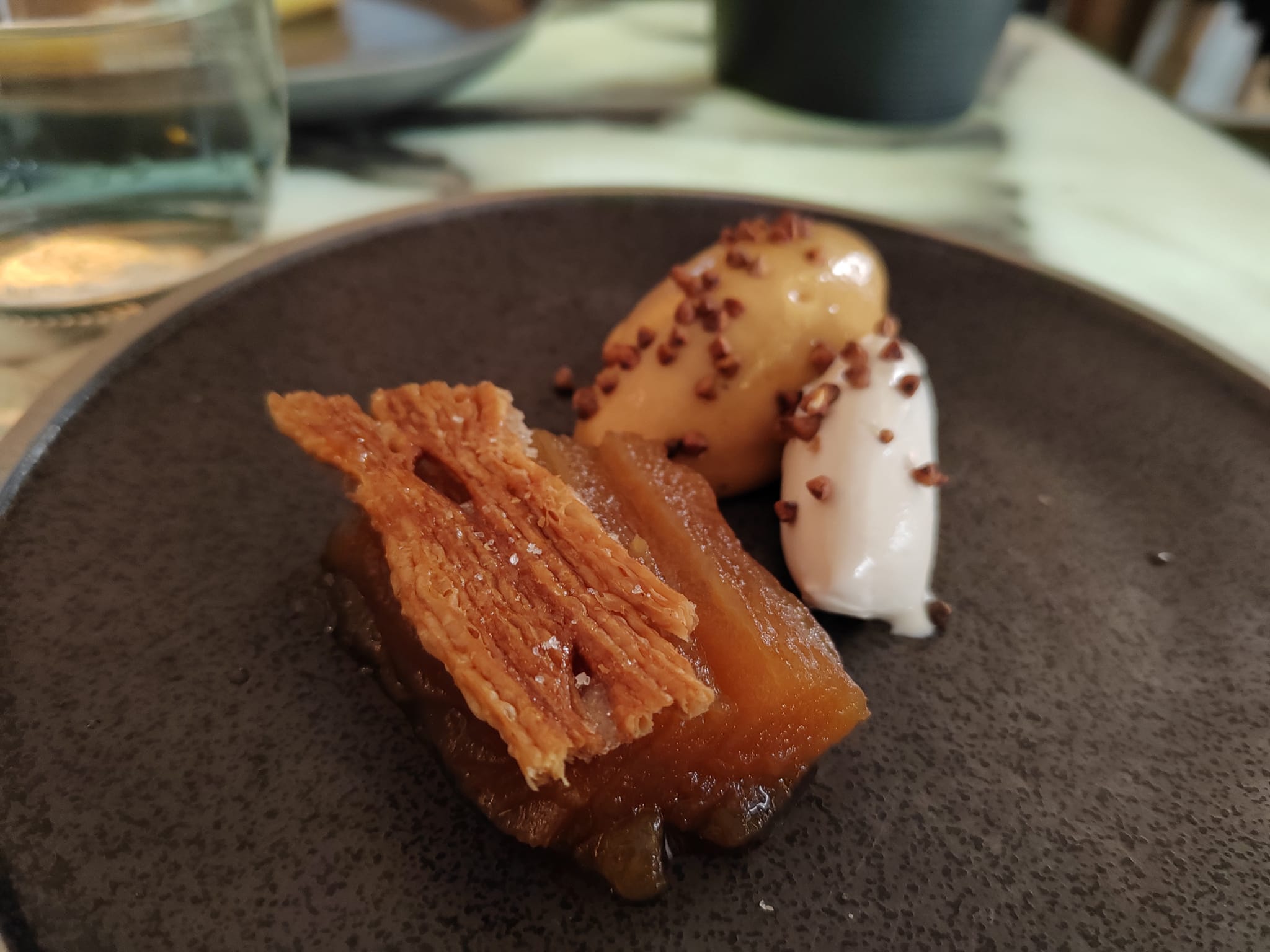 Pomme et biscuit feuilleté - Restaurant Liquide (Matthias Marc)