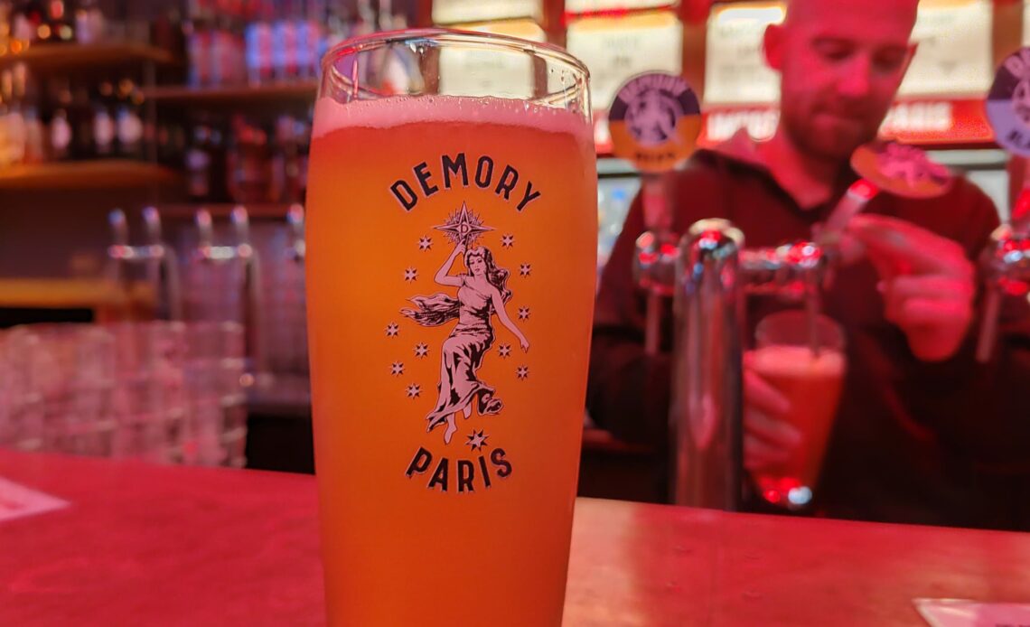 Brasserie Demory Paris - Saison du canal au bar Demory