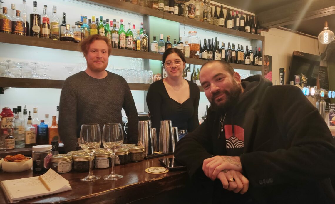 Equipe du bar Le ColVerre - Paris 11ème