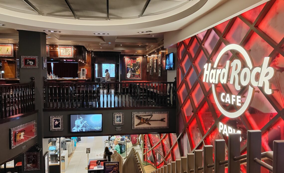Hard Rock Cafe Paris - Salle principale - Boulevard Montmartre, restaurant américain près du musée Grevin
