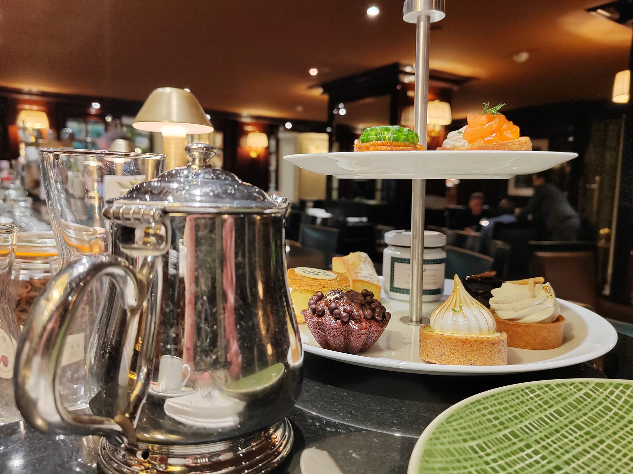 Théière et bouchées - Le Grand goûter  - Tea time de l’hôtel InterContinental Paris Le Grand