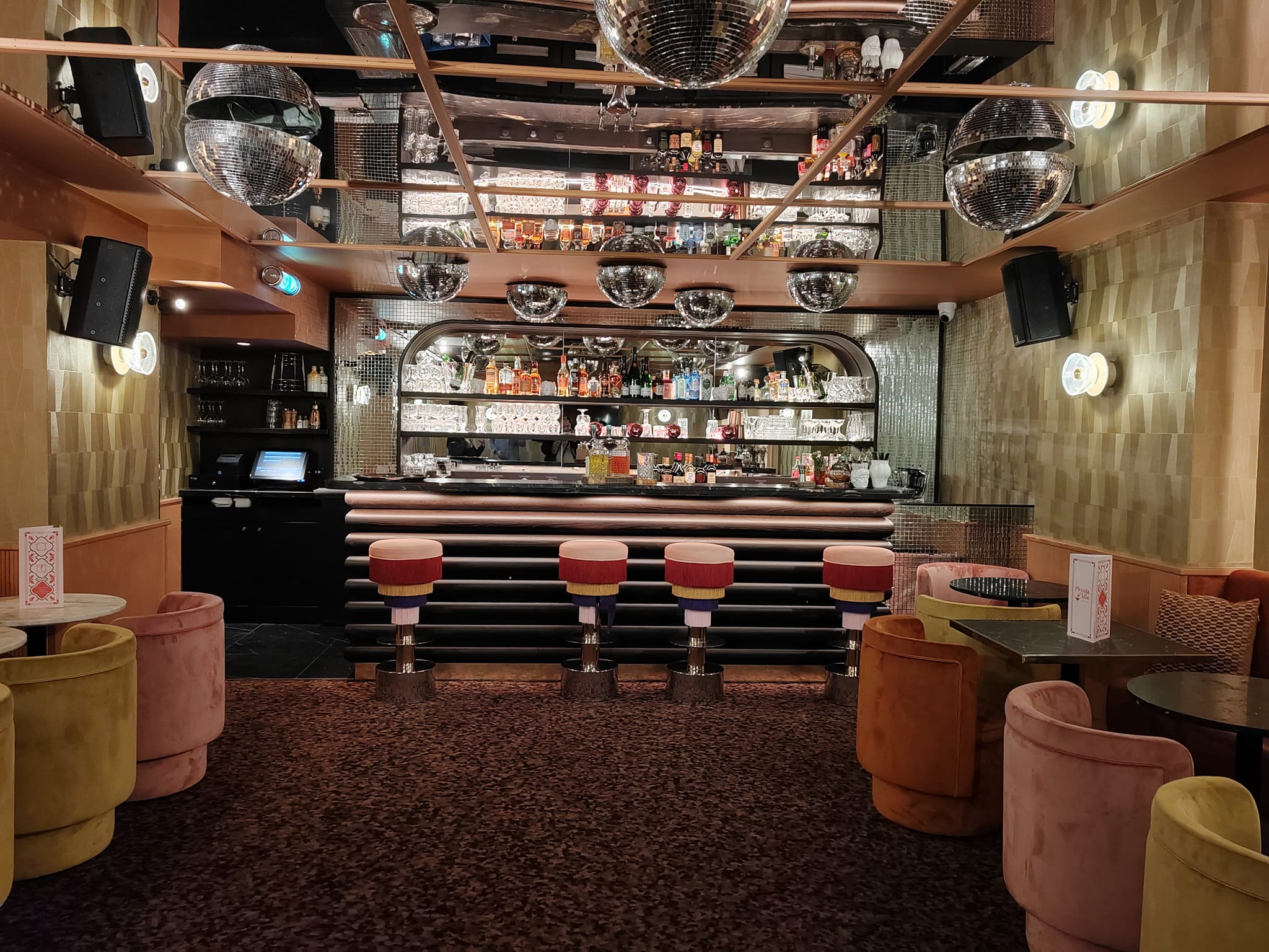 Super Club - Restaurant Piccola Mia - Place de la République - Paris 11ème
