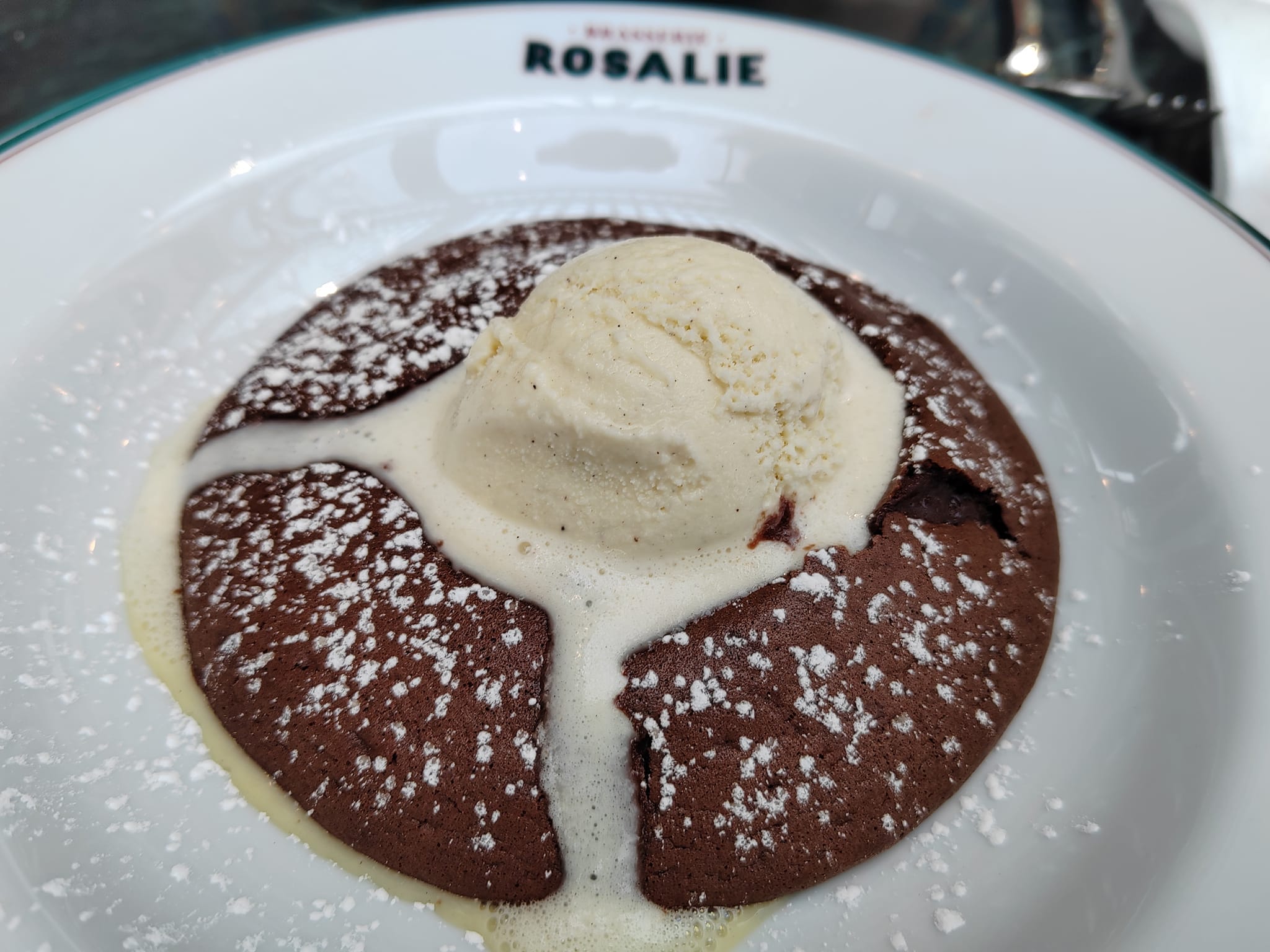 Mousse soufflée au chocolat Valrhona - Brasserie Rosalie (Disney Village)