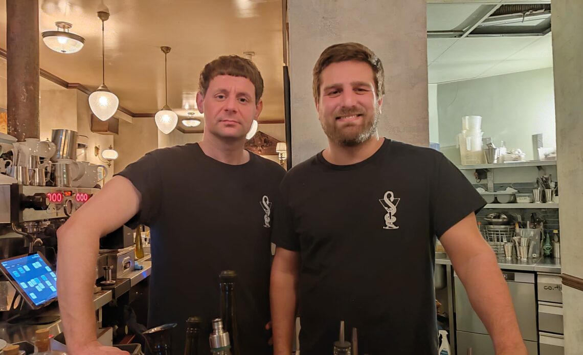 Classique - Bar à cocktails à Paris : bartenders - Yves Carlier et Alex Baumgarten