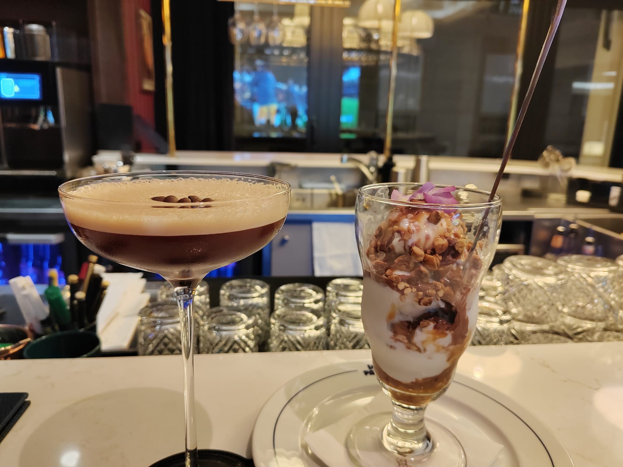 Cocktail Espresso Martini et sundae - Lordy's Paris Club