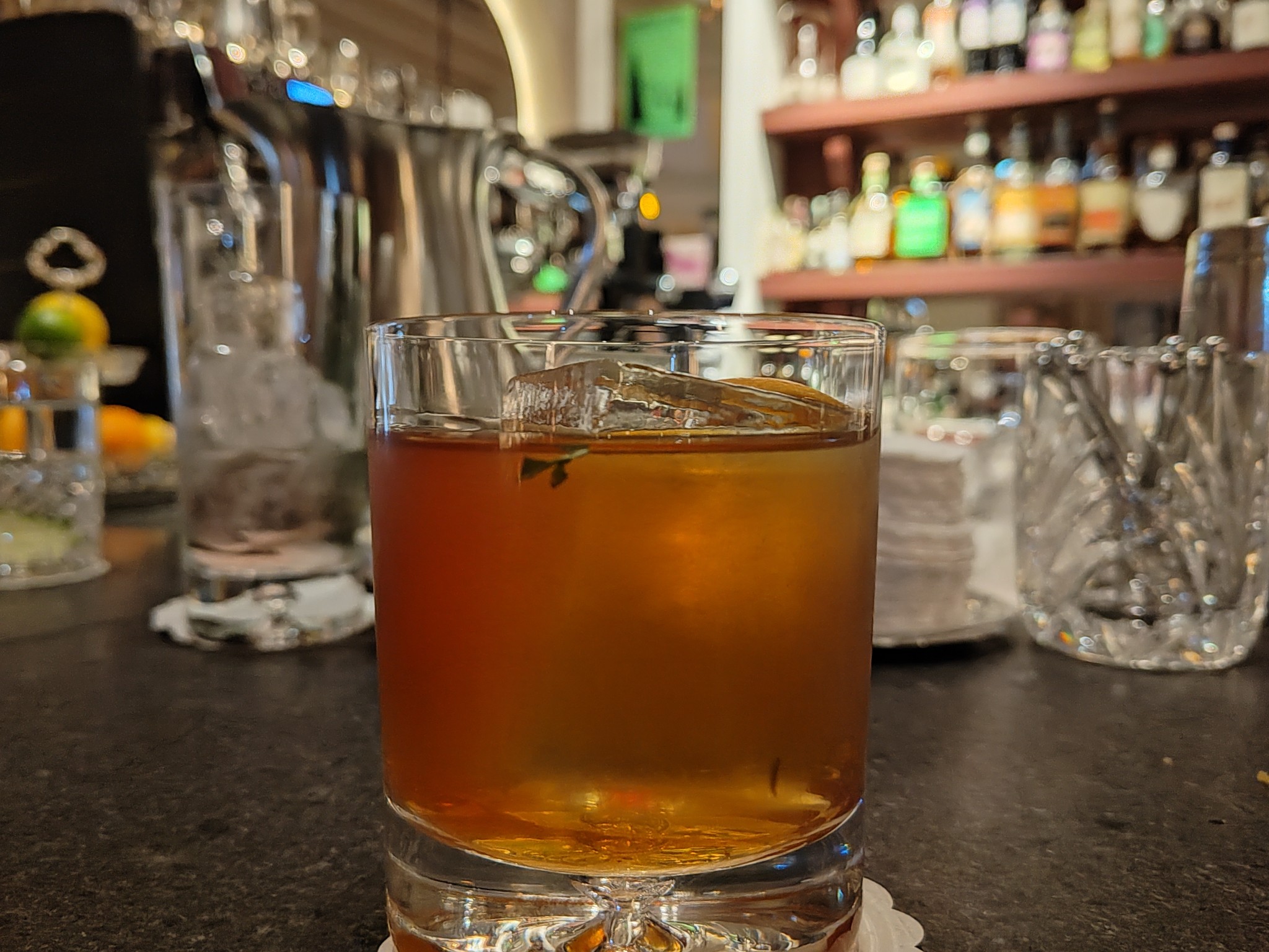 Cocktail Benton’s Old Fashioned - Hôtel Experimental Marais - American Bar - Bar à cocktails à Paris 3ème