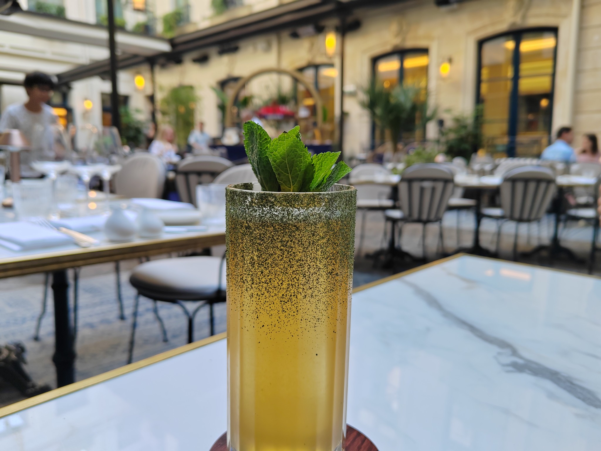 Sérénade - Cocktail Brugal chez Maison Delano Paris - Printemps-été 2025