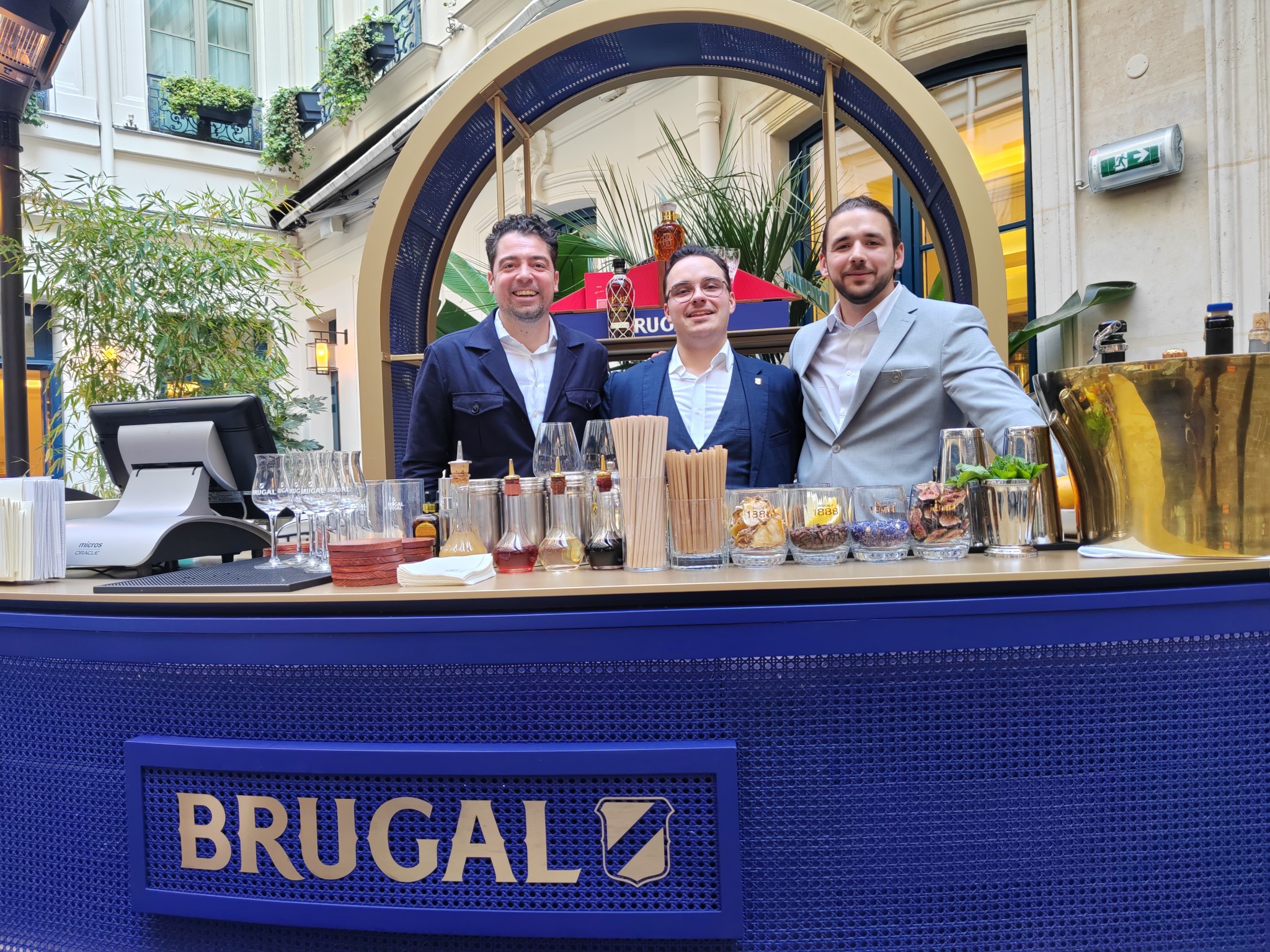 Léonard Gonzalez, Mathias Berland et Dennis Recek - Patio Brugal - Brugal chez Maison Delano Paris - Printemps-été 2025