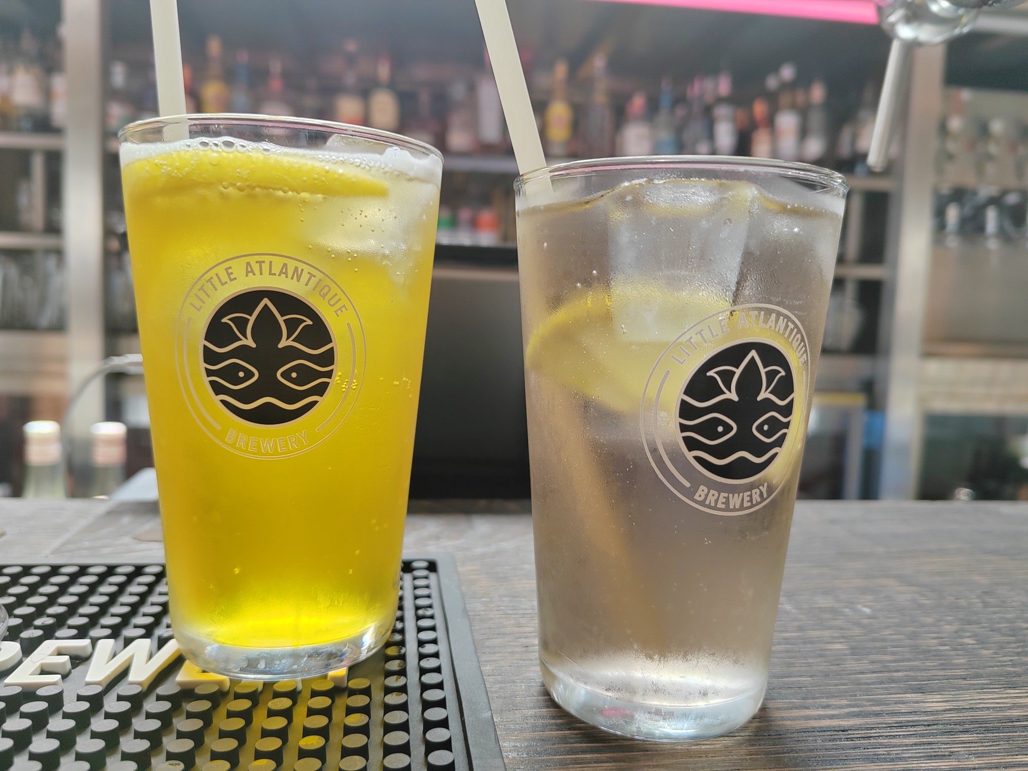 Little Atlantique Brewery - Des cocktails on tap, crées avec le 19:33, sont arrivés au bar.
