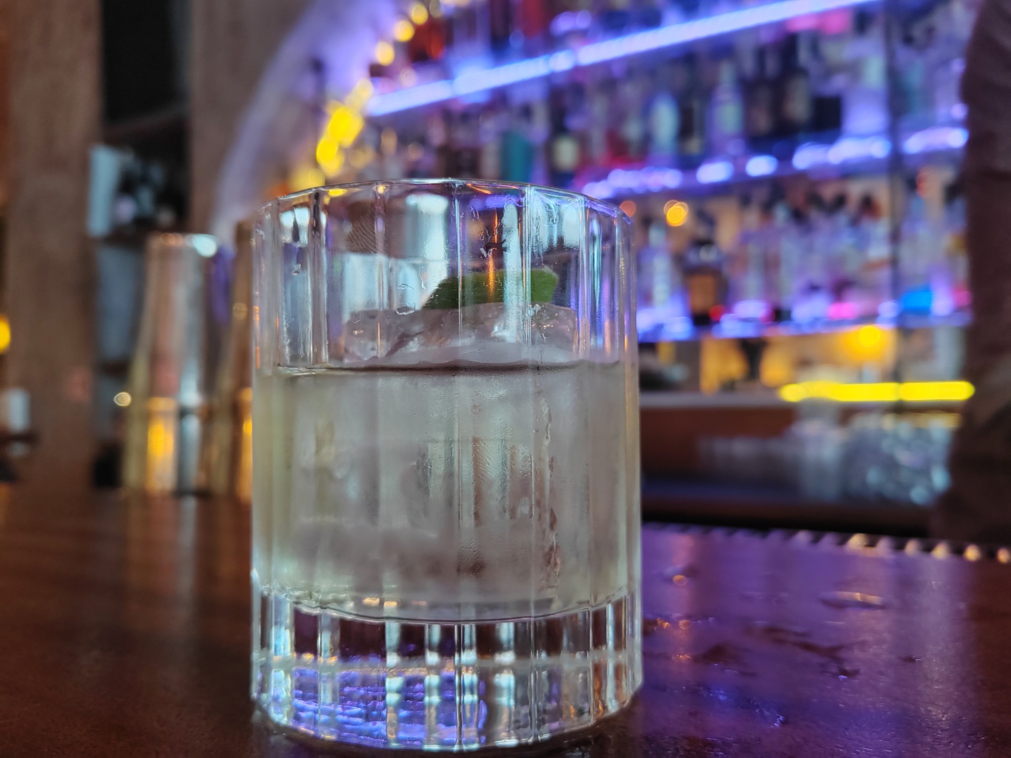 Spicy mezcalita clarifiée - Bar Le 153, Paris
