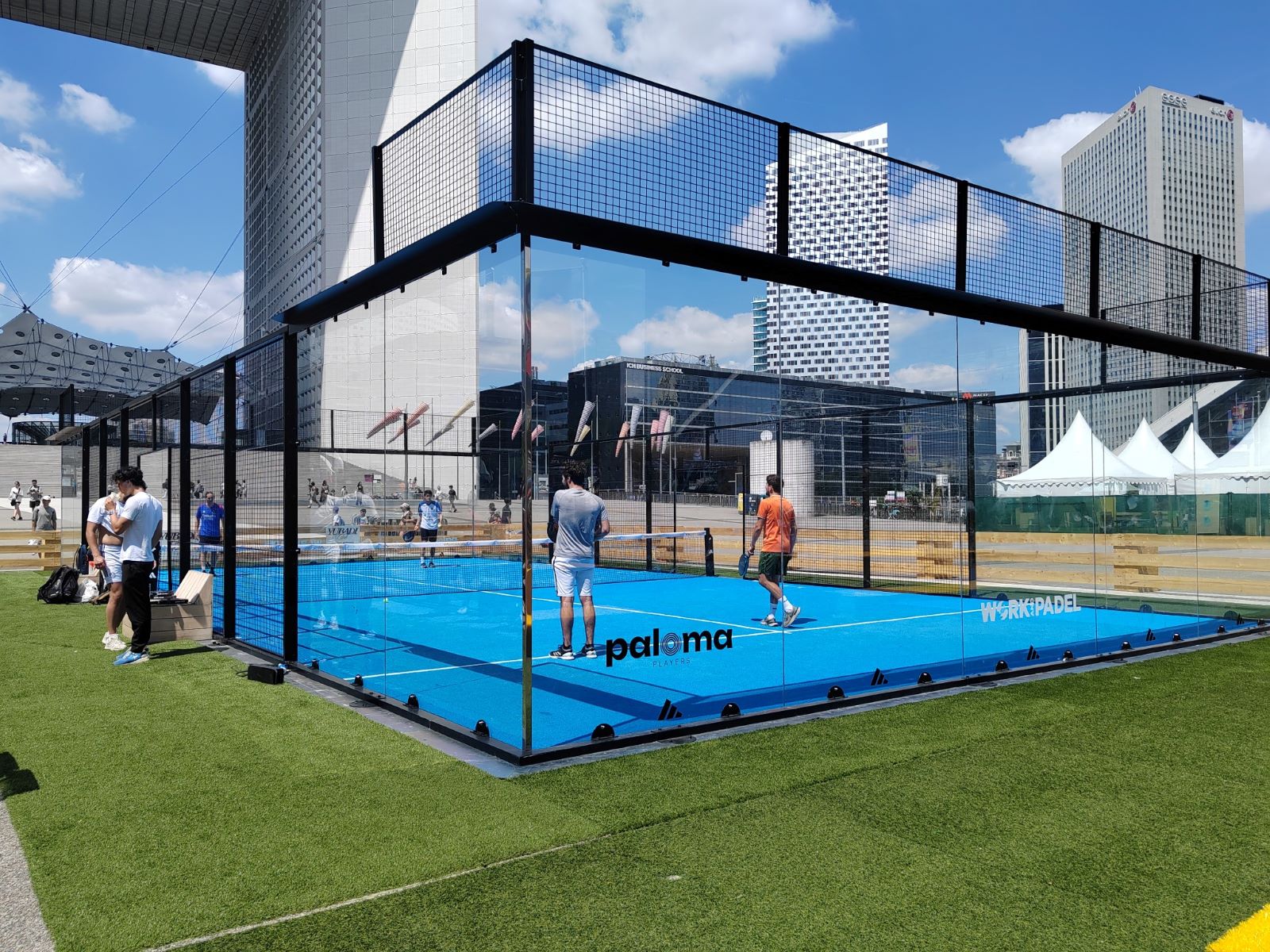 Garden Parvis - Terrain de padel à La Défense (2025)