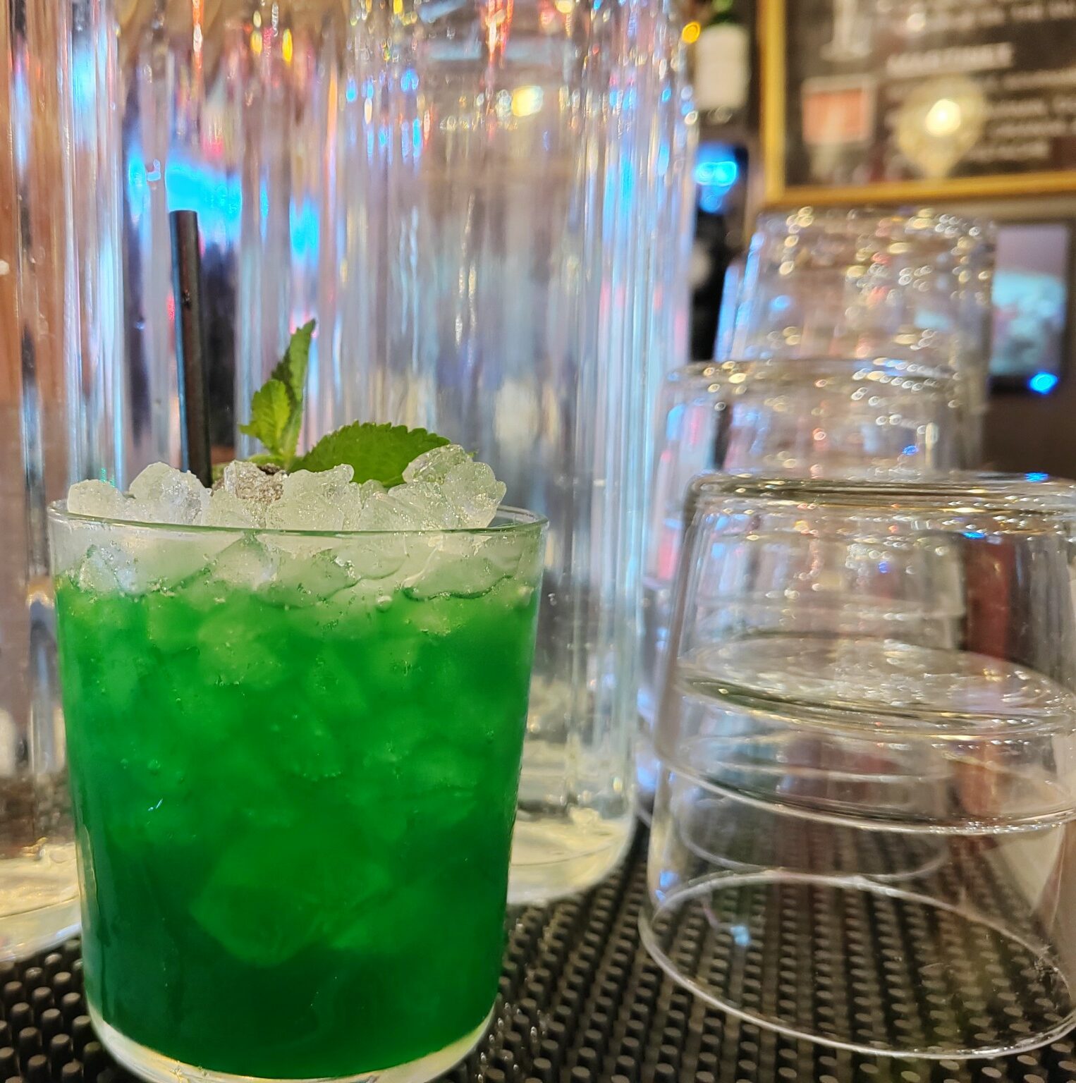 Lipstick - Bar à cocktails, Pigalle (Paris) - Martinet (été 2025)