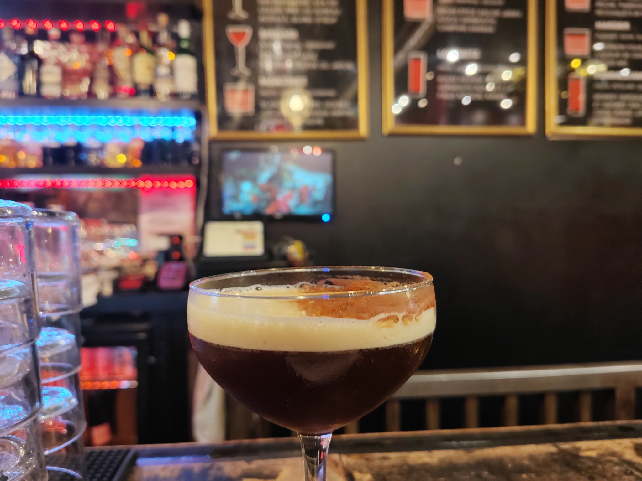 Lipstick - Bar à cocktails, Pigalle (Paris) - Nuit noire (été 2025)