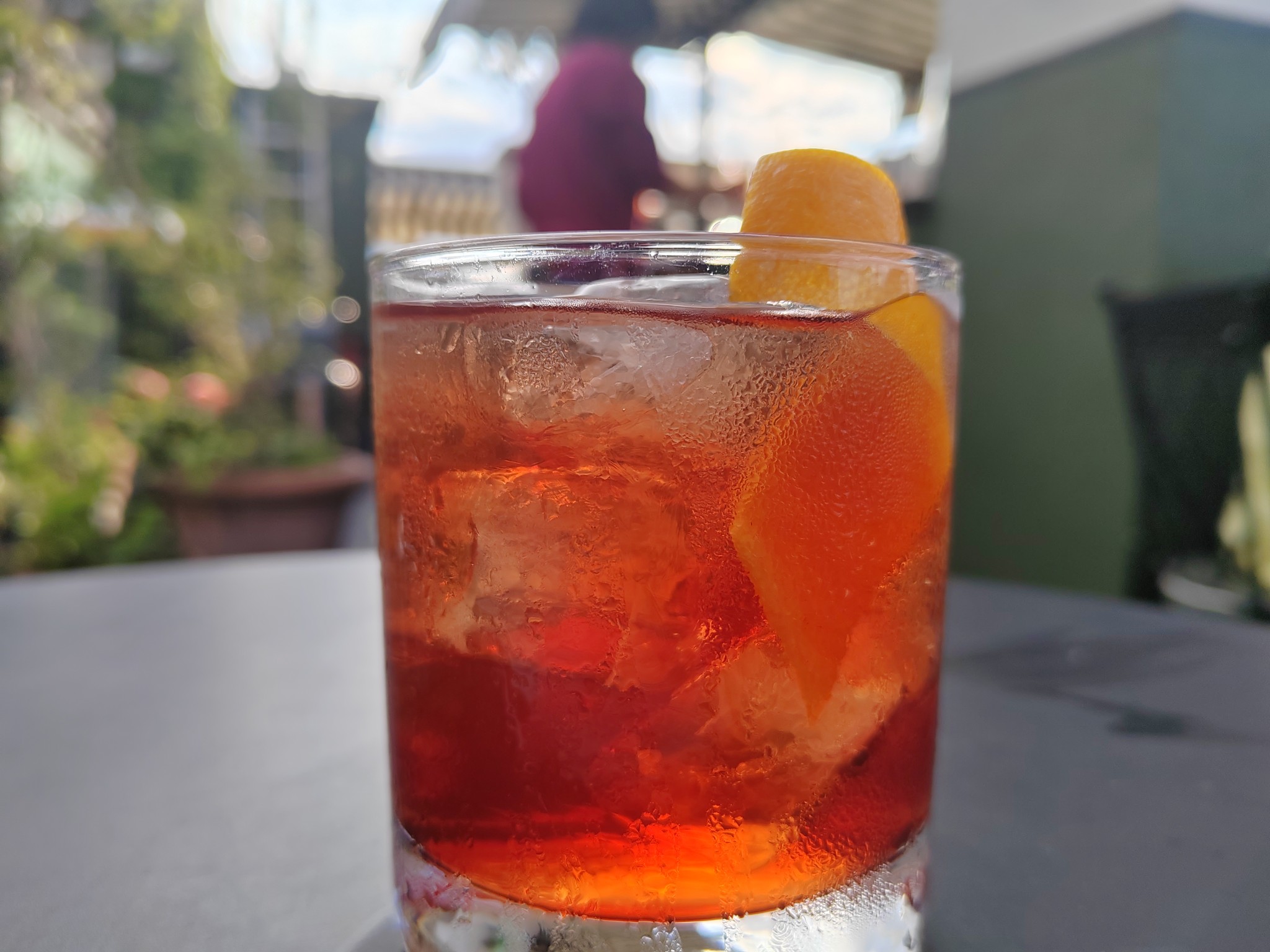 Midnight Negroni - Maggie Rooftop - Hotel Rochechouart, à Paris