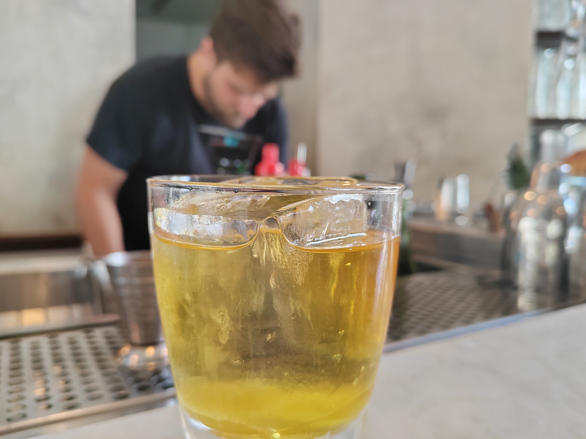 Negroni blanc - Bar à cocktails Classique - Paris - Eté 2025