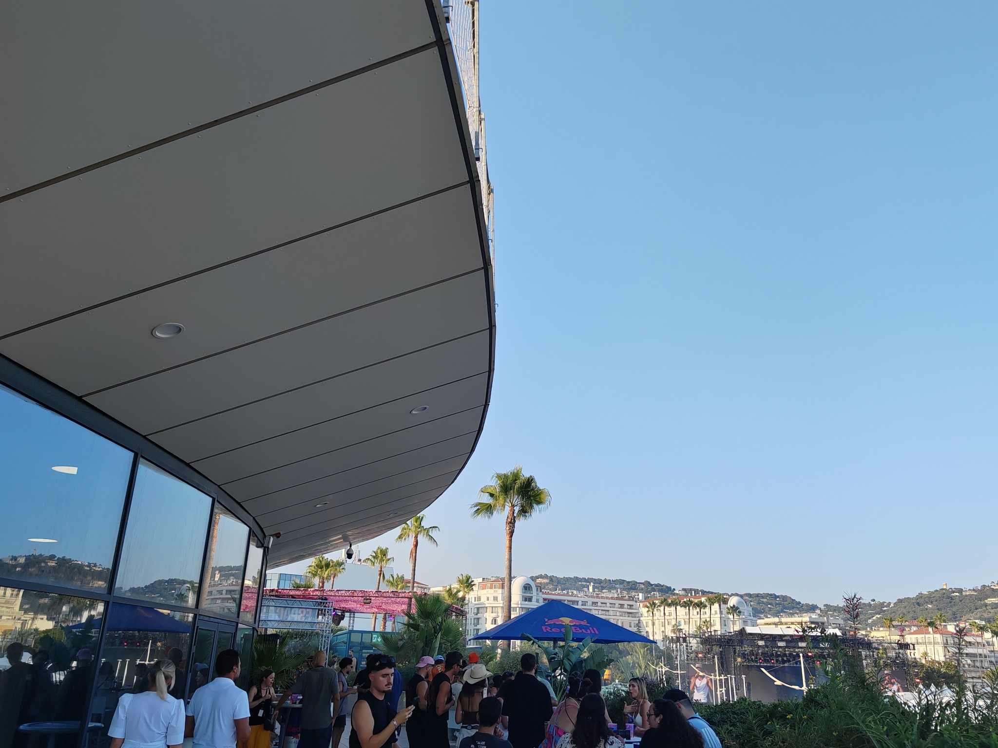 Vue depuis l'espace Pro - Les Plages Electroniques (Cannes) - Eté 2025