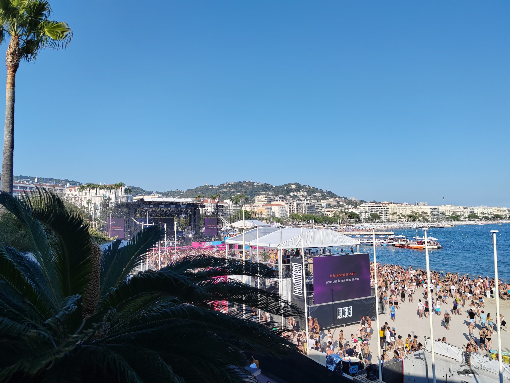 Vue depuis l'espace Pro - Les Plages Electroniques (Cannes) - Eté 2025