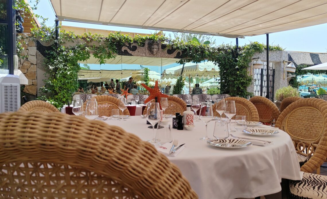 Déco signée Jacques Garcia et Roberto Cavalli - L'Annex (plage privée à Cannes)