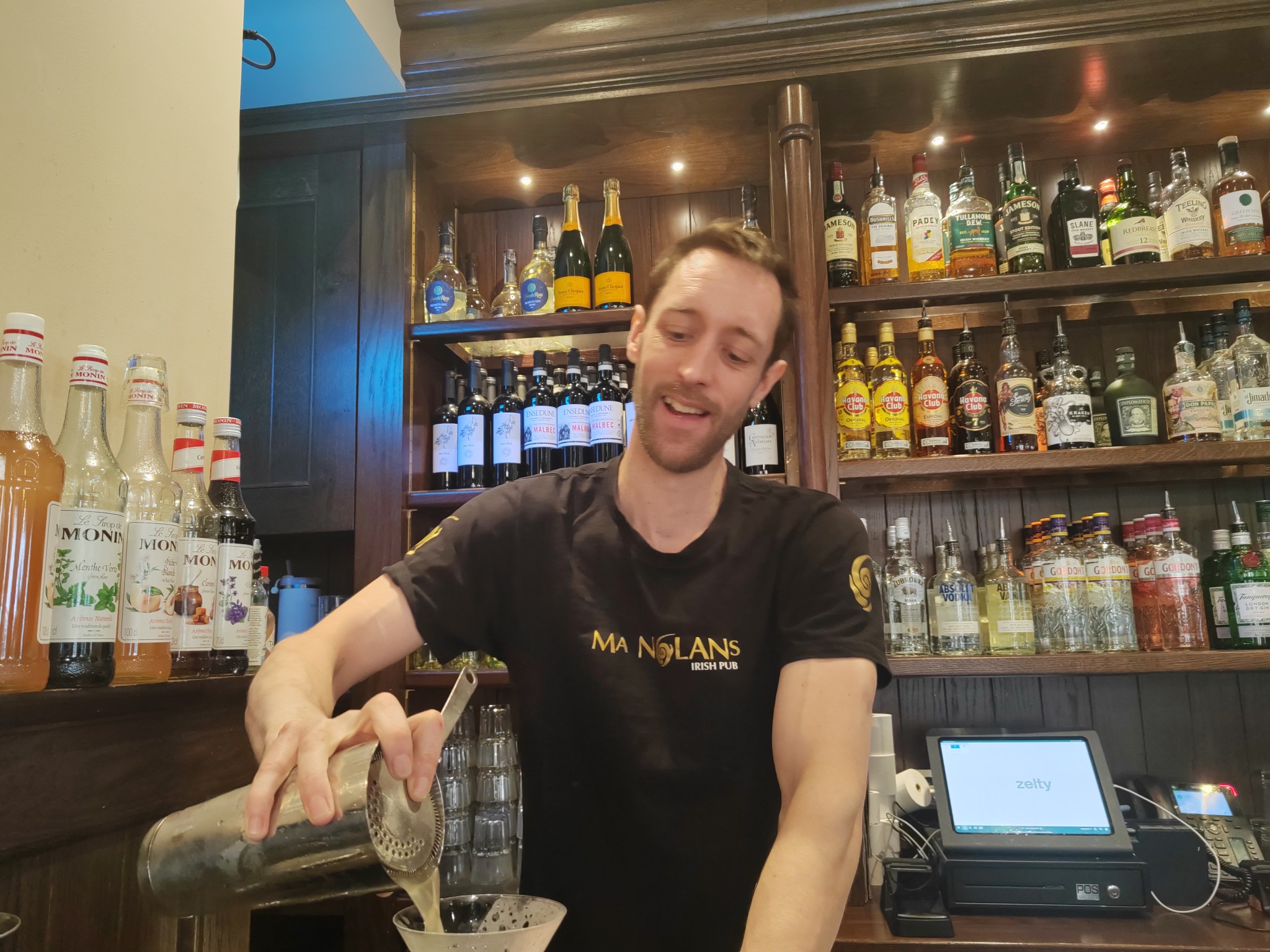 Sam - Staff à Cannes Ma Nolan's irish pub - 2025